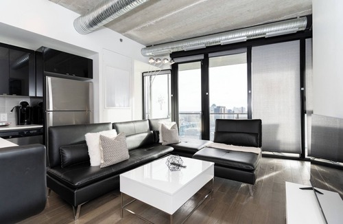 Downtown Winnipeg Condo | A 2 BR Unit in the Iconic Glasshouse Skylofts (1905)