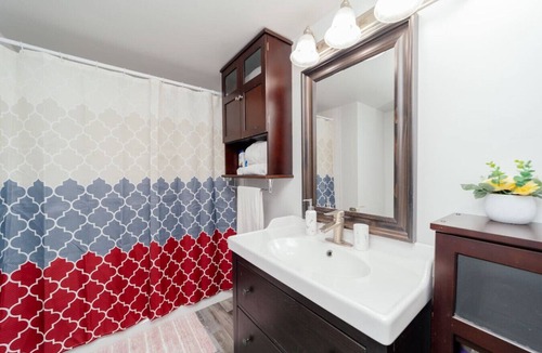 St. Albert House | A 2BR Home away from home!