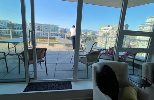 Richmond City Centre Apartment | A Brand New Luxury apartment in Richmond,200 mts from Skytrain and Mall.