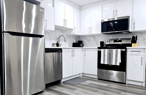 Northeast Edmonton House | A Cozy Home away from Home located in the beautiful neighborhood of McConachie.