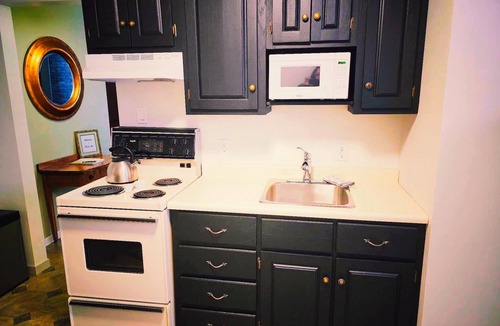 Tillsonburg Apartment | A Generational home that feels likenYour home away from home.
