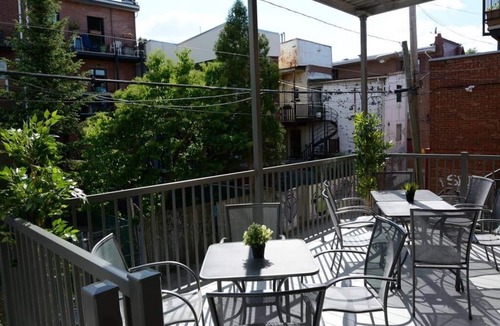 Plateau Mont Royal Apartment | A+ location! Large Terrace - Fast WiFi - 4 bedrooms + 3 full bathrooms - parking