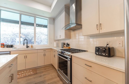 Promontory House | A Mountain Retreat with Views, Hot Tub & AC