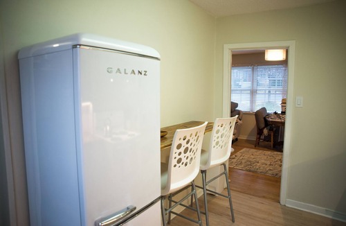City Centre Cottage | A peaceful rest and charming stay await at our renovated 2-bedroom cottage.