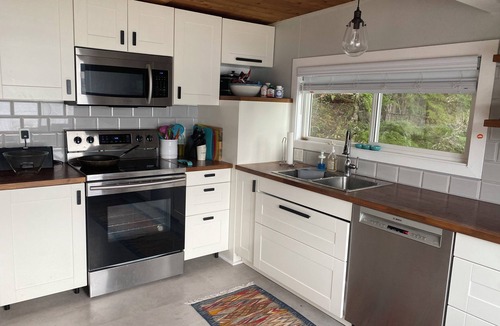 Tuwanek Cabin | A Peaceful Retreat just minutes from Sechelt