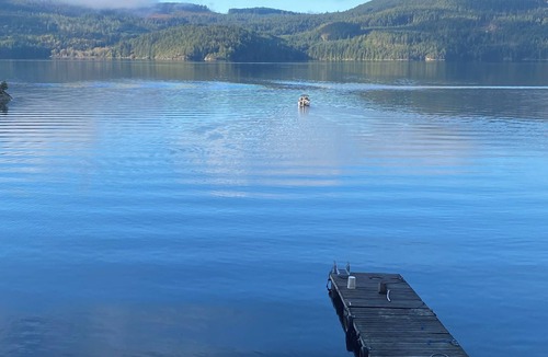 Tuwanek Cabin | A Peaceful Retreat just minutes from Sechelt