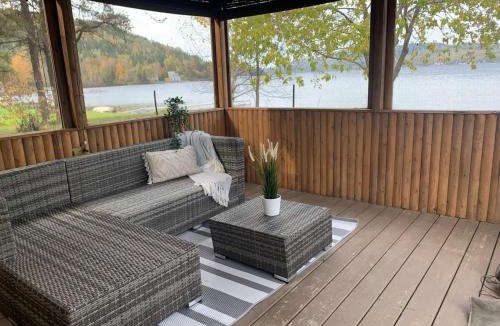 Degelis House | A Peaceful Waterfront Escape - La Perle du Lac