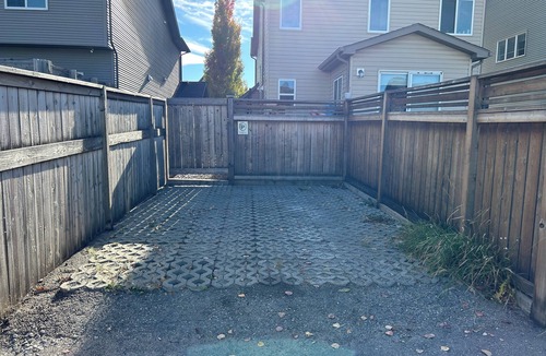 Southeast Calgary House | A pet friendly quiet neighbourhood! Great for safe quiet trips!