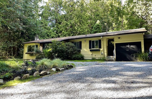 Roberts Creek House | A Roberts Creek Haven: The Yellow House