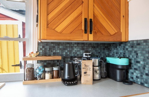 Lunenburg House | A Traveller's authentic Old Town retreat .