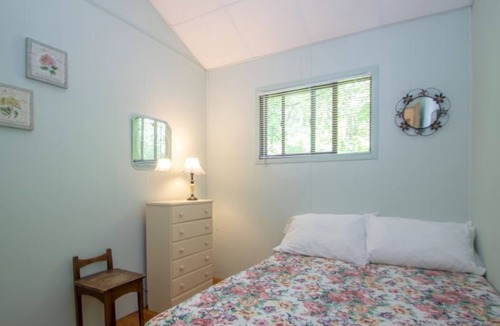 Huron-Kinloss Cottage | A Wave From it All - Cozy Lake Huron Cottage: Sand Beach, Pet-Friendly, Wi-Fi
