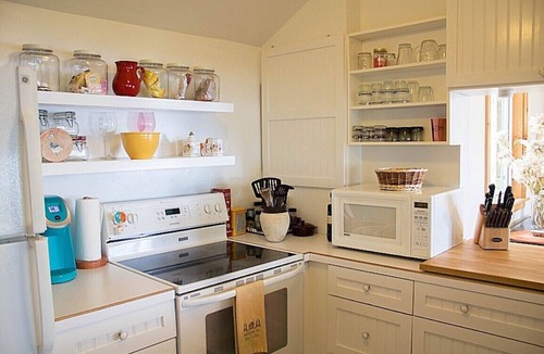 Head Lake Cottage | A Wee Bit o Heaven - Cozy Waterfront Kawartha Cottage w/WiFi, Canoe, Kayaks