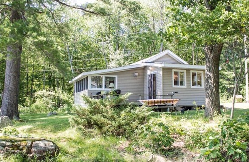 Head Lake Cottage | A Wee Bit o Heaven - Cozy Waterfront Kawartha Cottage w/WiFi, Canoe, Kayaks