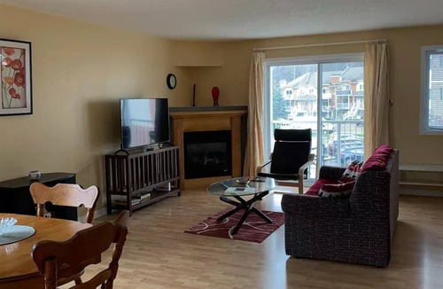 Hull Condo | Abanico Apartment by Gatineau Park - long staysnn