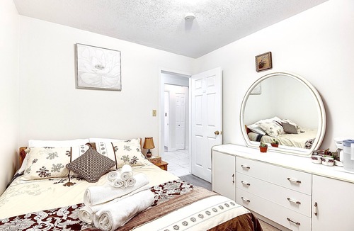 Riley Park-Little Mountain House | Absolute 2BDR Q E/Riley Park/Main/Cambie Garden Retreat/mins Downtown/Parking