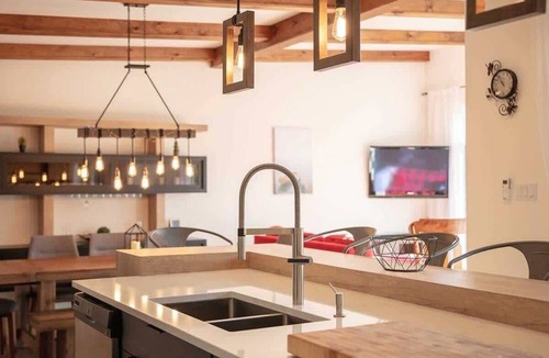 Stanstead Township Ski Chalet | Access to Lake Memphremagog - Spa - Cristal