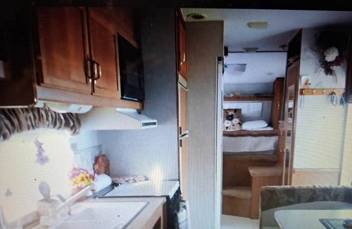 Lac-Saint-Charles House | accommodation in a 29-foot caravan on my private land