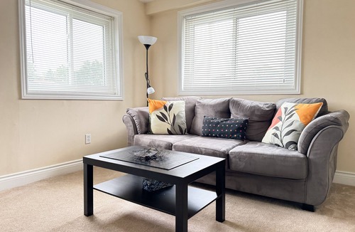 Niagara Falls House | Ace Vacation Home at Niagara Falls - Canada