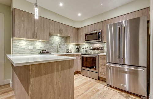 Upper Village Condo | Acer Vacations | Clean Renovated 2 Bedroom | Pool | W/D | Ski-in/Out | Greystone Lodge