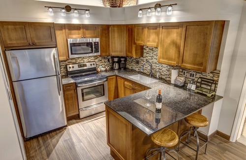 Upper Village Condo | Acer Vacations | Renovated Luxury 2 bed + Loft | Ski-in/Out | A/C | Free Wifi | Greystone Lodge