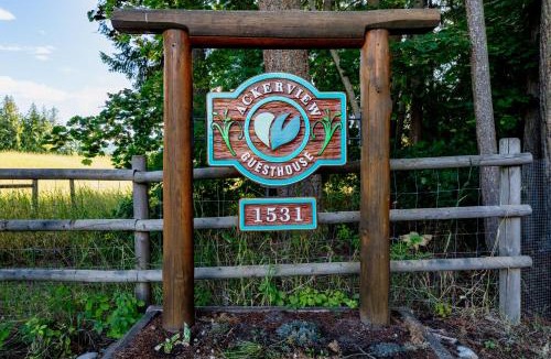 Salmon Arm Bed & Breakfast | Ackerview Guesthouse Bed and Breakfast