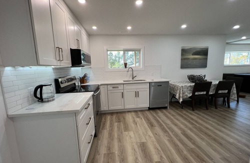 Red Deer House | Acreage Retreat on City Boundary