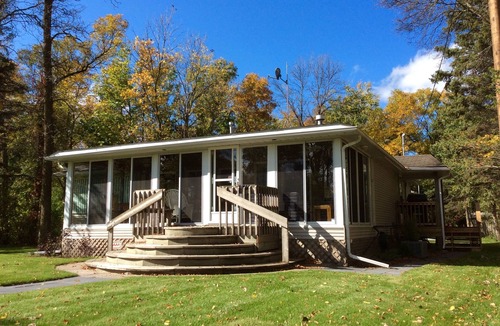 Gimli Cottage | Across the street from a sandy swimming beach