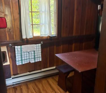 East Kootenay Cabin | Addison's Bungalows