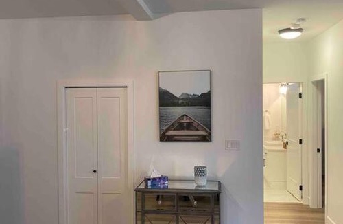 Langford Apartment | Adorable 1 Bedroom Suite- a skip to Galloping Goose