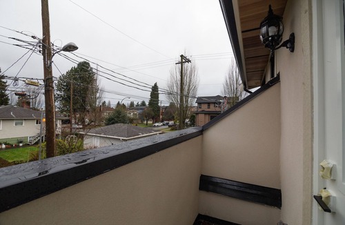 Vancouver South House | Adorable 2 Bedroom Guest Home