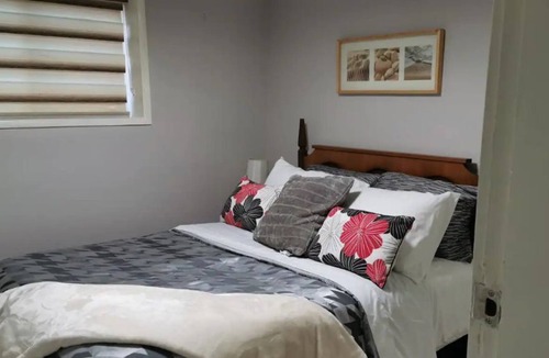 Crescent Heights House | Adorable 4BRM home 5min to Downtown & Free parking