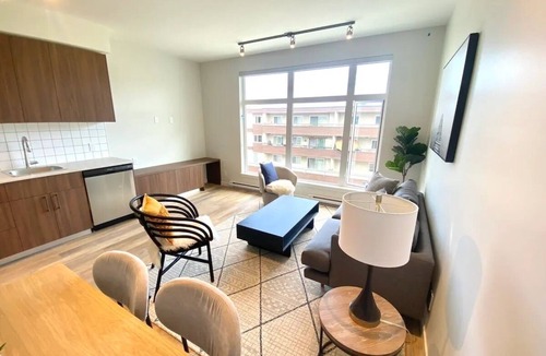 Booktown Hotel | Adorable Brand New Suite
