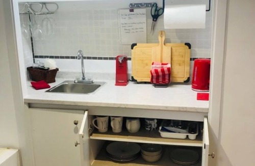 Oakwood Village House | Adorable house with WiFi in vibrant Toronto