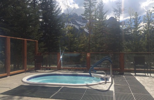 Canmore Condo | Adorable mountain studio