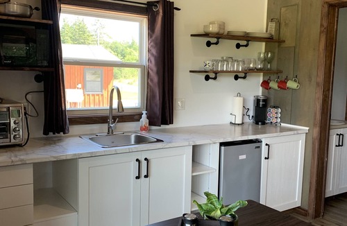 Clare Cottage | Adventure Cabin too! nCosy cabin on lake edge