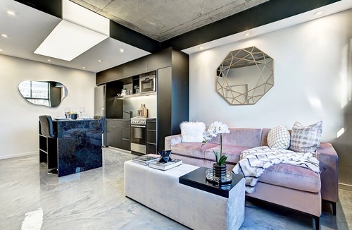 Shaughnessy Village Apartment | Airy Apartment with All Amenities