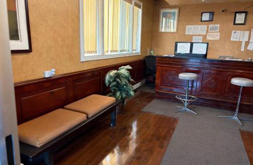 Fox Creek Hotel | Alaskan Motel