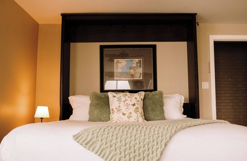 Shelburne Hotel | Albert's
