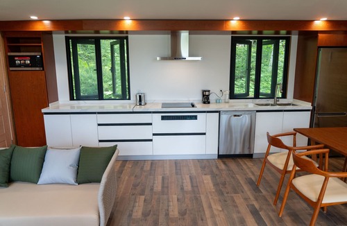 South Algonquin Cabin | Algonquin's Edge Resort | Waterview 3
