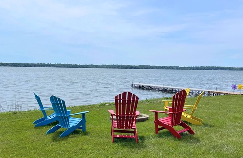 Valentia Cottage | All-Season Lakeside Serene Cottage with Suana!