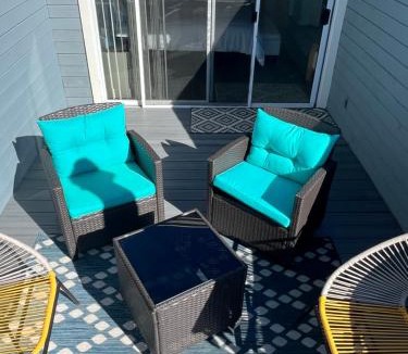 Regional District of Nanaimo Apartment | Aloha Cottage, Nanoose Bay - 2 Bdrm Oceanfront Unit with Private Deck