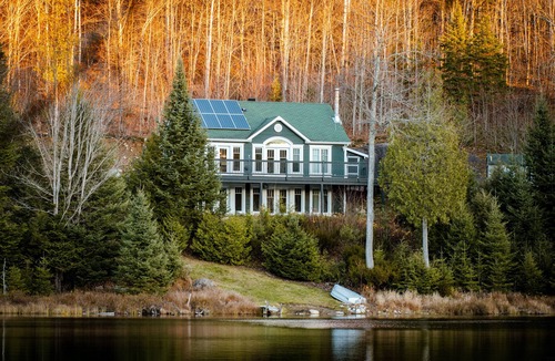 Amherst Ski Chalet | Alone in Off-The-Grid Chalet /No Neighbors!