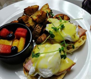 Revelstoke Bed & Breakfast | Alpenrose Revelstoke Bed & Breakfast
