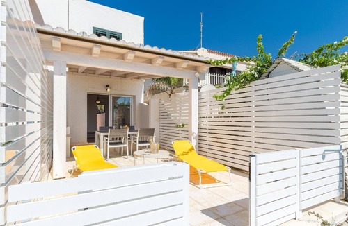 Caucana-finaiti-casuzze-finaiti Nord Apartment | Amarillis, beachfront flat