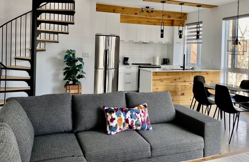 LaSalle Apartment | Amazing 2 bedrooms - 20 minutes from airport