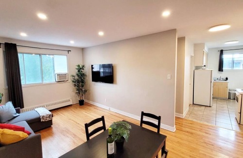 Tetreaultville Apartment | Amazing Condo Next to Metro