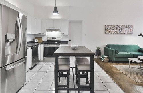 Cote-Saint-Paul House | Amazing Location - Giant Patio - 8 bedrooms (4.9* airbnb)