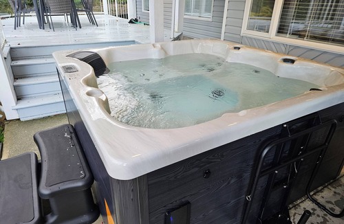 Regional District of Nanaimo House | Amazing ocean and ravine view home! Hot Tub, BBQ!