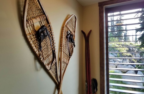 Snow Pine Estates House | AMAZING Ski in Ski Out with Private Hot Tub - 2 Primary suites