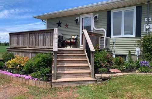 Summerside House | Amazing sunrise and sunsets, 10 minute walk to shore of Malpeque Bay.